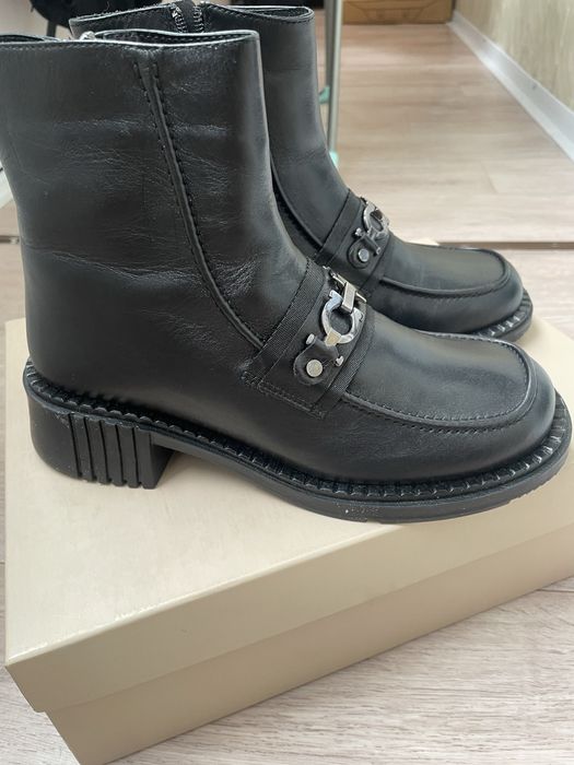 Ботинка зимняя новая