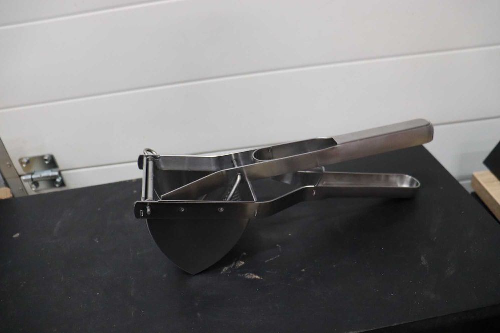 Неръждаема преса за картофи за дома и професионална употреба