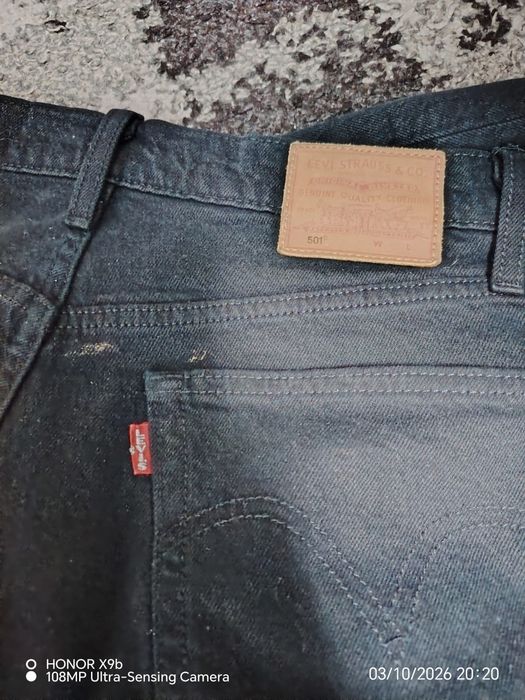 Продам джинсы Levi's