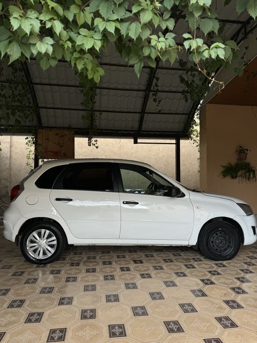 Автомобиль Datsun