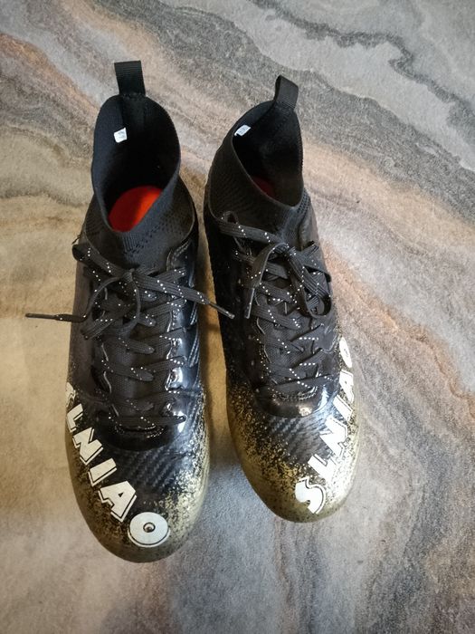 Бутонки за футбол