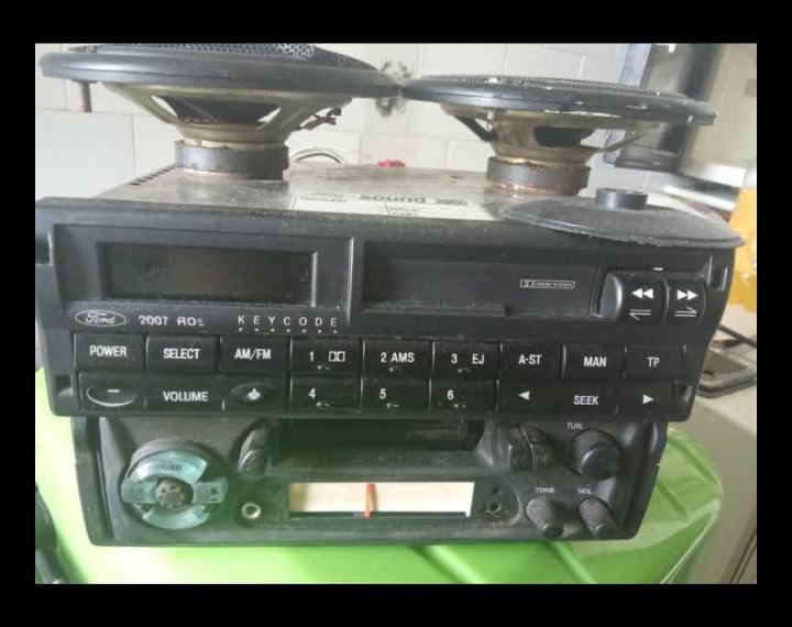 Radio plus două ceasuri