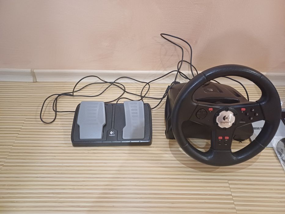 Волан за компютър Logitech Formula