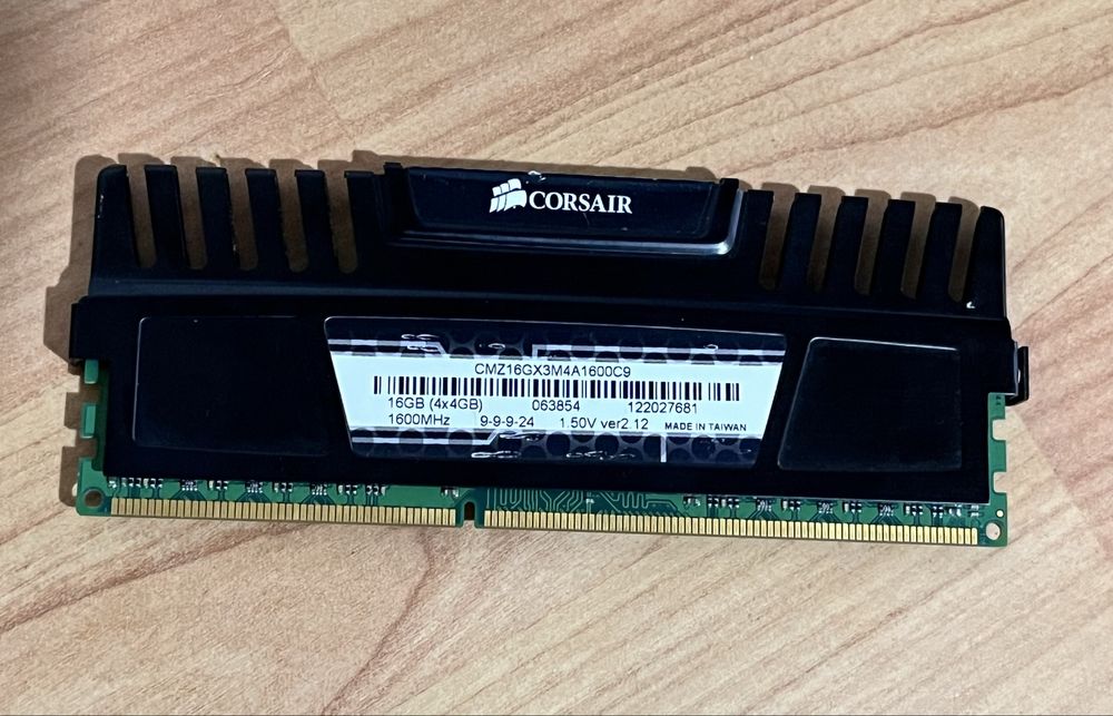 Memorie RAM Corsair Vengeance DDR3 4GB 1600MHz