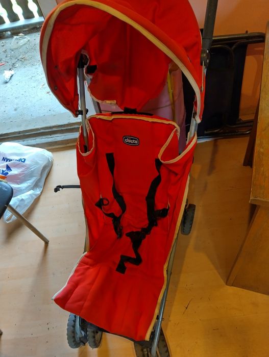 Vând cărucior pentru copii.