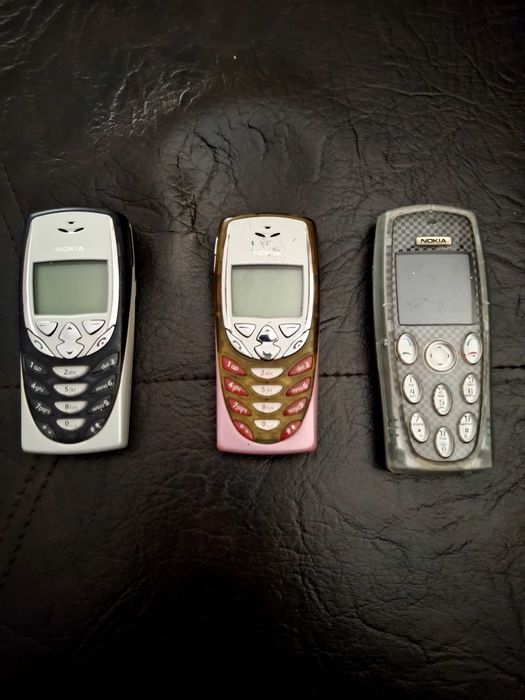 Vând lot de 12 telefoane