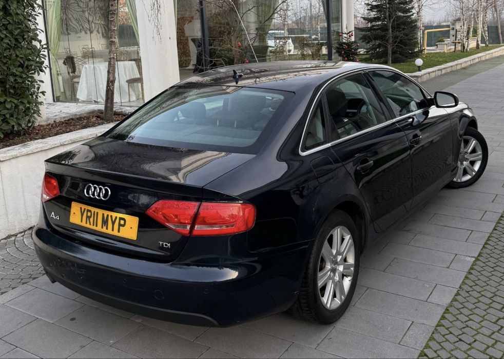 Aripa stanga fata Audi A4 b8 culoare albastru inchis / necesita revopsire / fara reparatii / fara indoituri