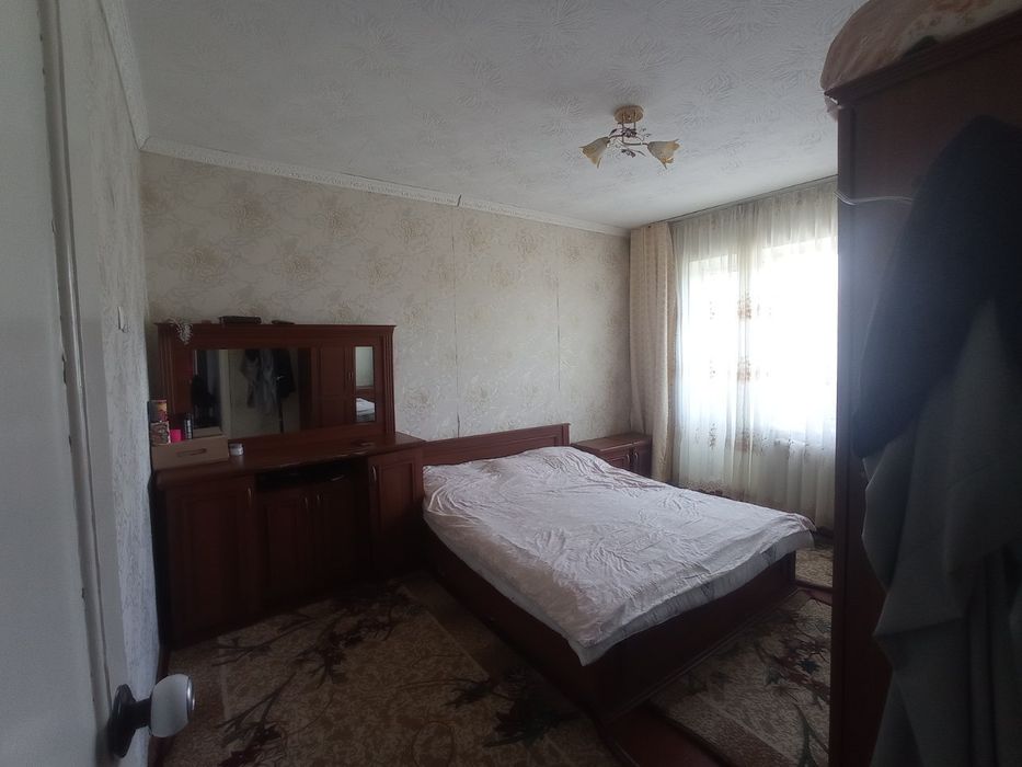 Дукентда 3 хонали квартира сотилади