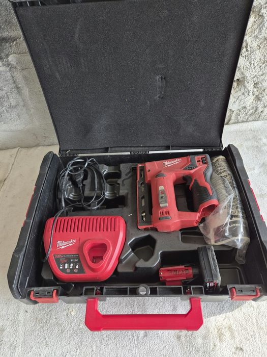 Capsator Milwaukee M12  BST