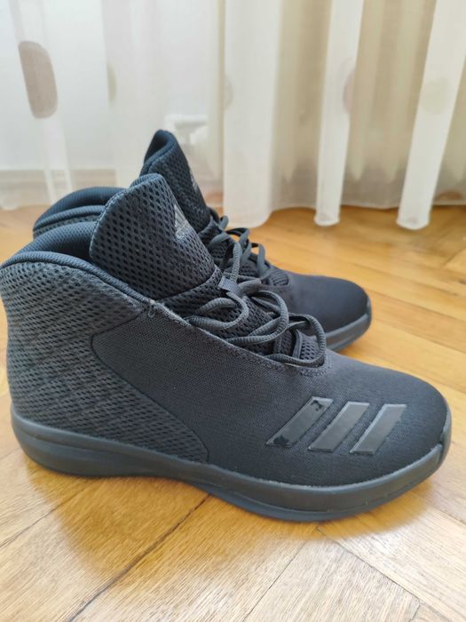 Adidas Court Fury 42. Că Noi.