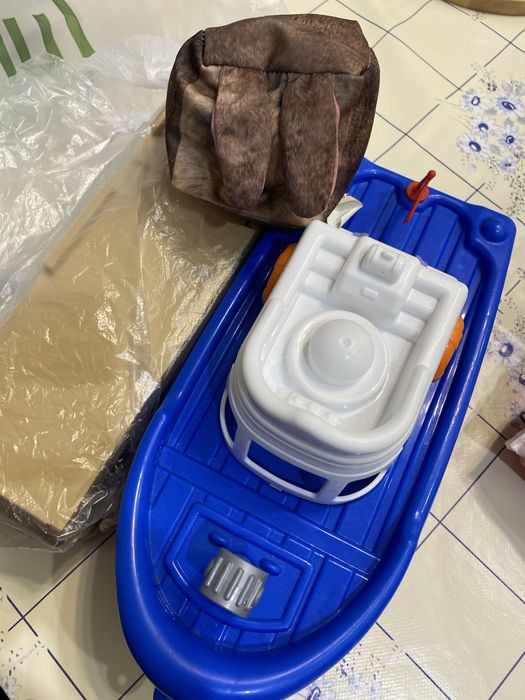 Игрушки продам два пакета