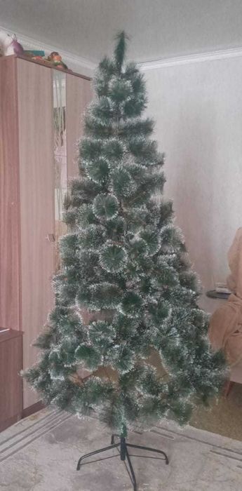 продам елку 2,10 высота