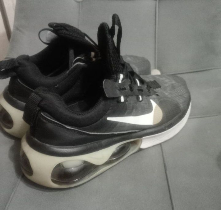 Мужские оригинальные кроссовки NIKE