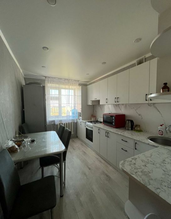 Продам 3х рнБензастроя новострой