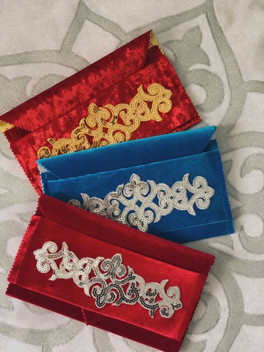 Сырға салу бұйымдары