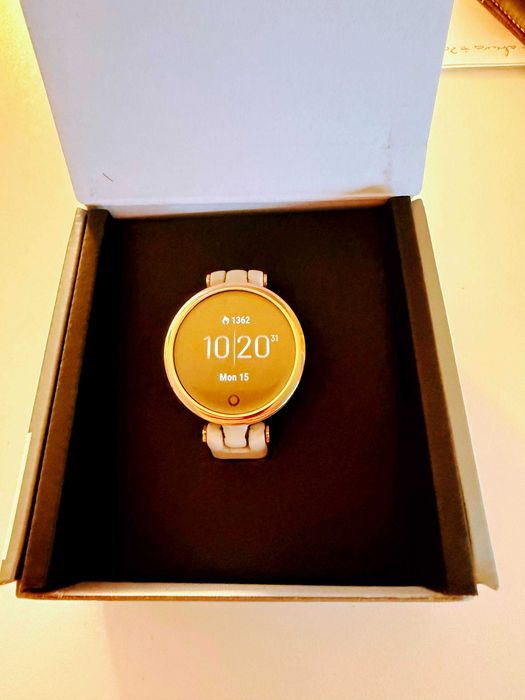Smartwatch Garmin LILY Rose Gold - stare foarte buna