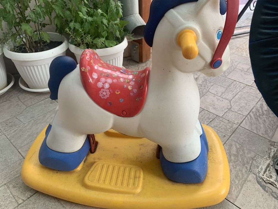 Пластмасово люлеещо конче