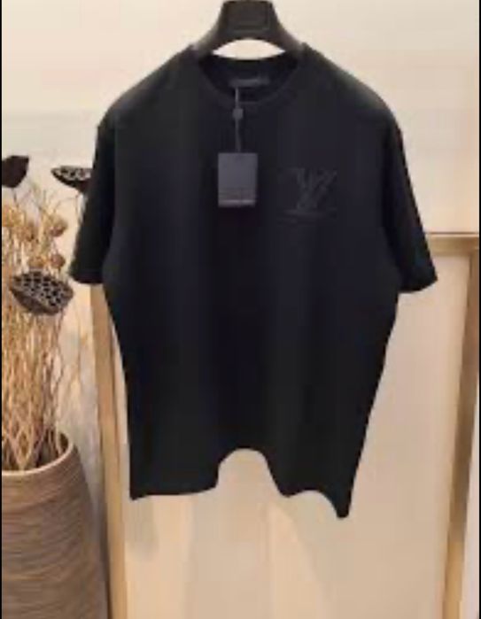 Vand Tricouri de barbați toate marimile s mai multe modele