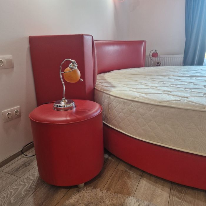 Mobilier dormitor complet, pat rotund piele 230cm,saltea ,