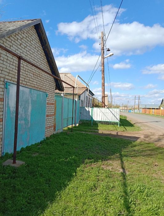 Продам дом в п. Бурлин