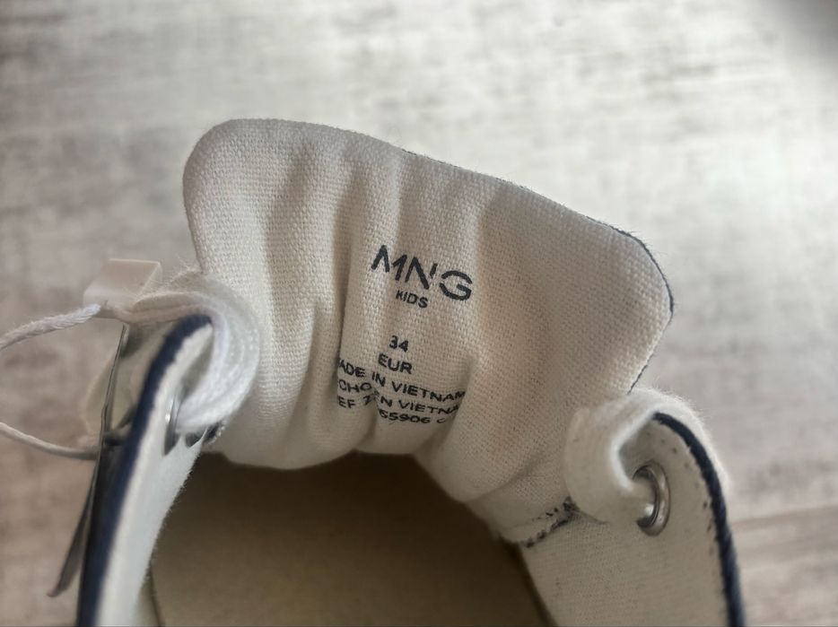 Нови кецове на Манго 34 номер