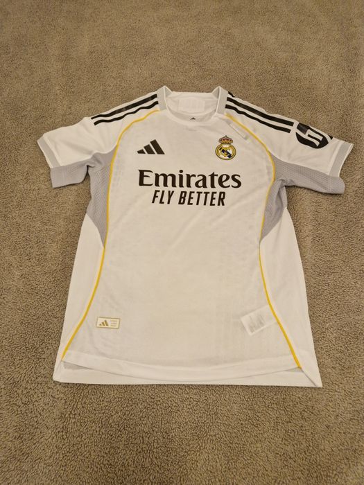 Real Madrid 25 26, marimea L