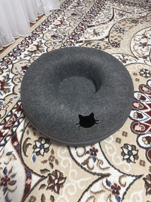 Домик для кошек(бублик) БУ