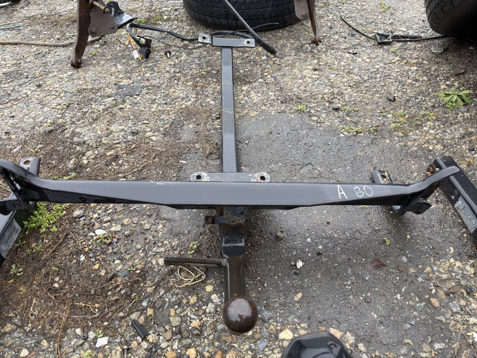 Теглич за Ауди 80(седан)