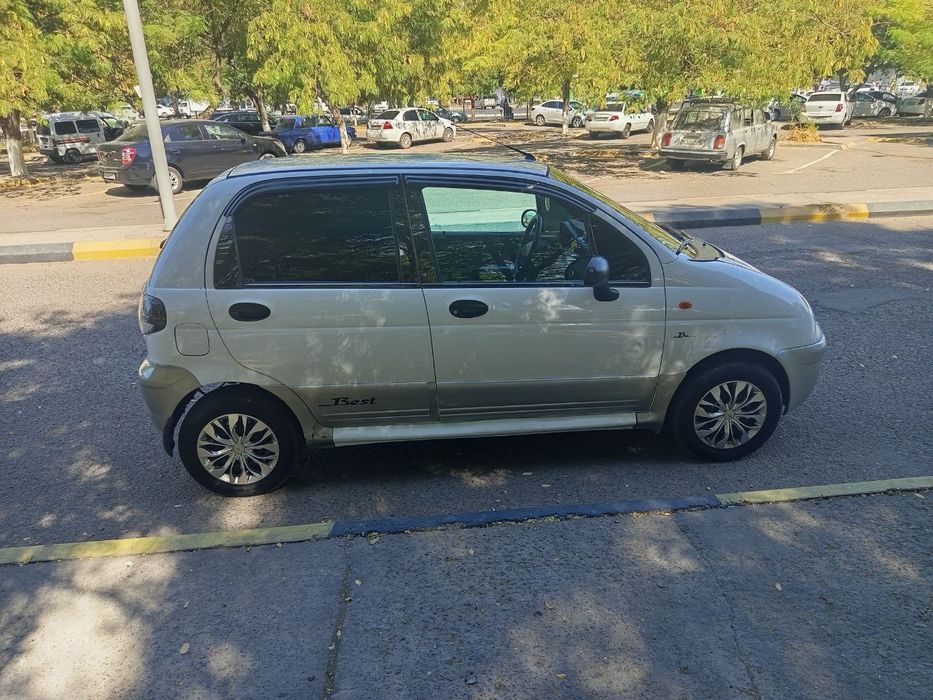 Matiz avtomobil sotiladi