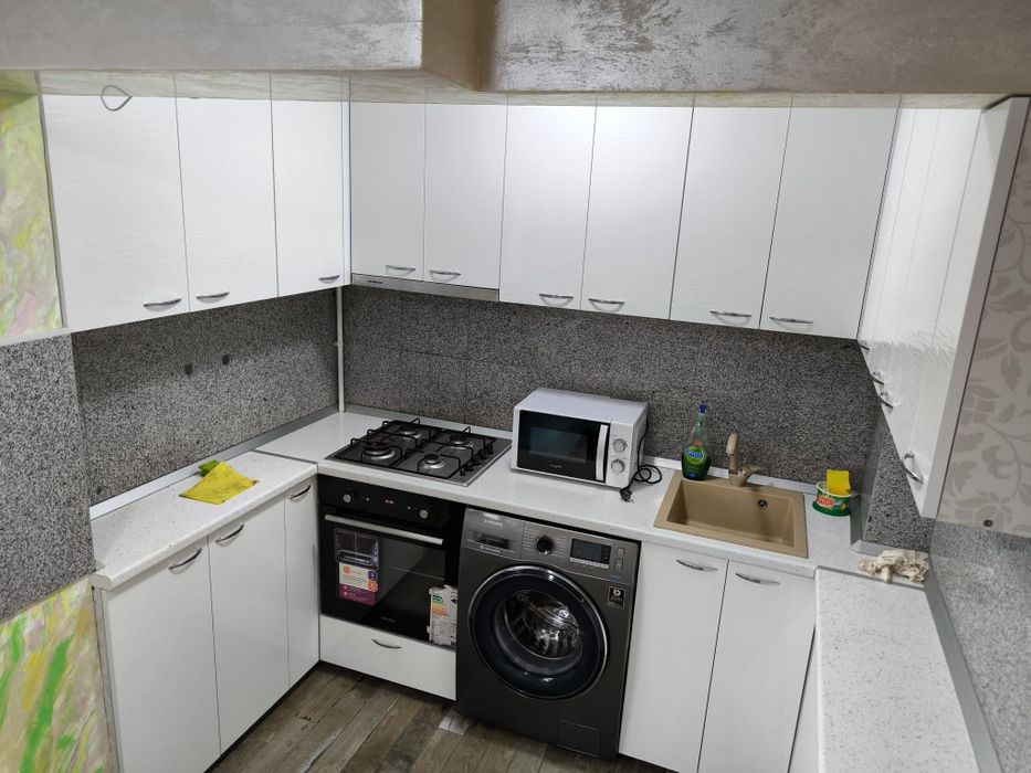 Închiriez garsoniera