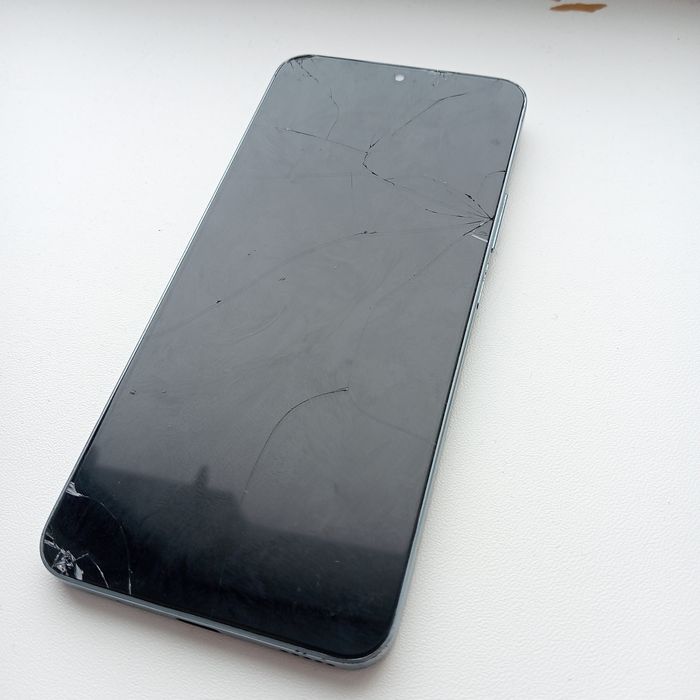 Honor 90 lite 8/256 и техно Самсунг