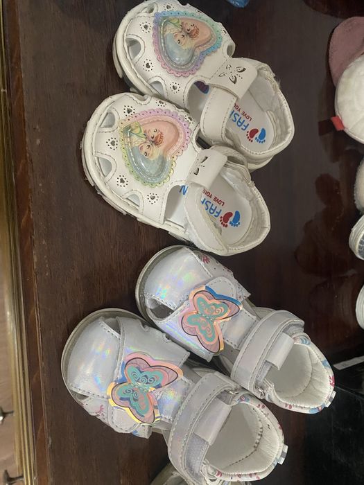 Продам детские сандалики