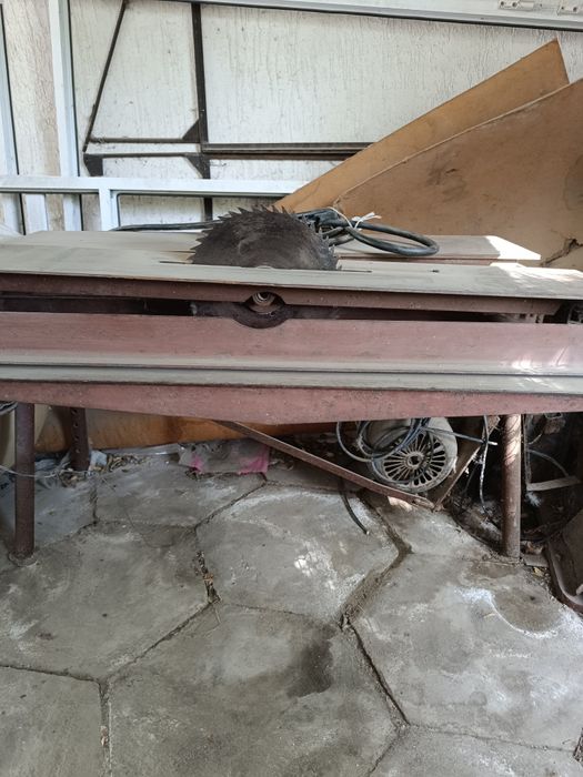 Деревообрабатывающий станок