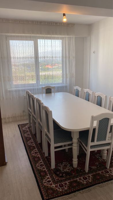 Продается стол без стульев