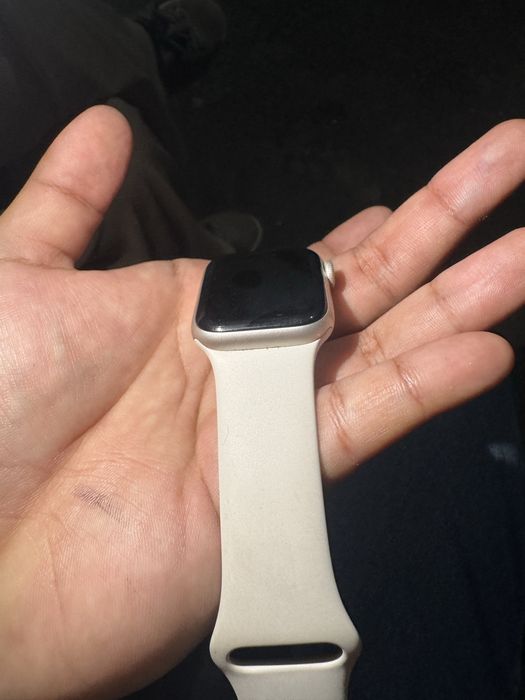 продам срочно Apple Watch SE2