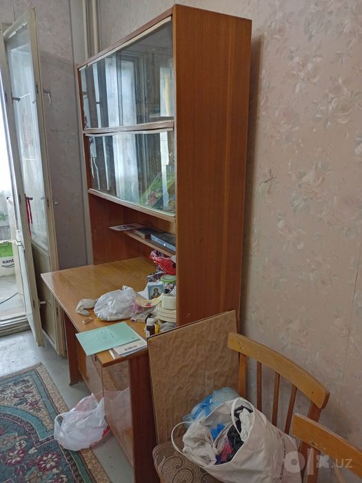 Сервант небольшой б/у