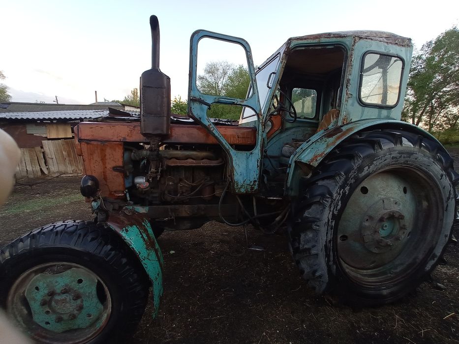 Продаеться трактор