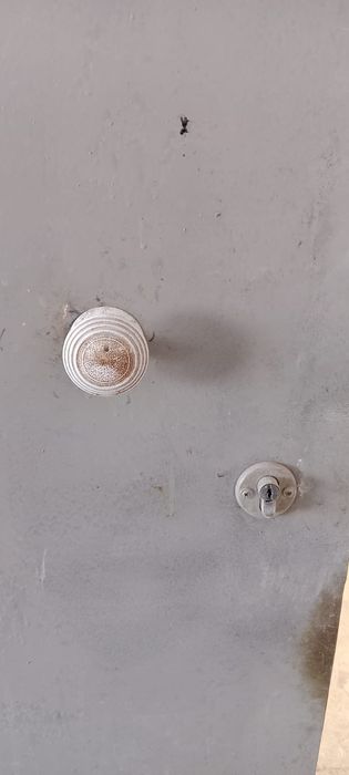 Продам дверь железный