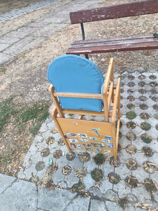 Дървено детско столче