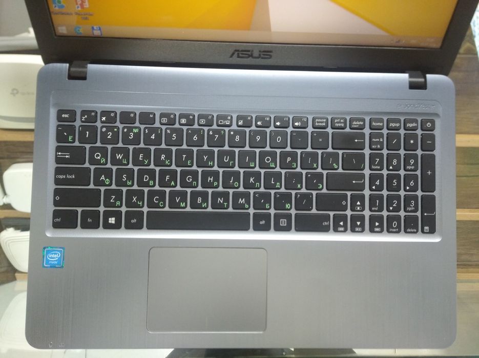 Asus noutbuk ofisniy