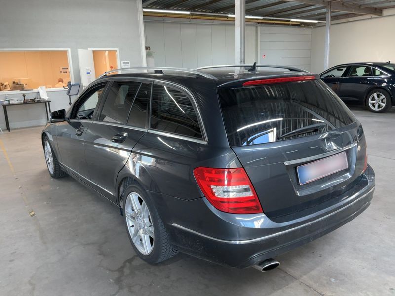 Mercedes-Benz C-Klasse C 220 CDI T BlueEfficiency Avantgarde 2013