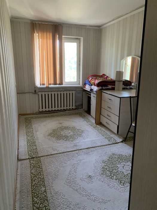 Екі бөлменің бір бөлмесі беріледі