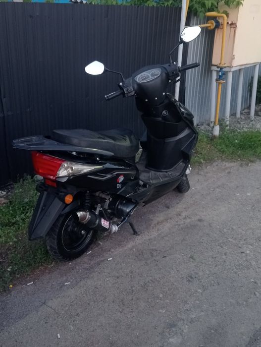 Скутер/мопед продам м8