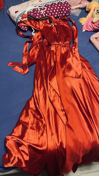 Rochie Satin rosie S marimea