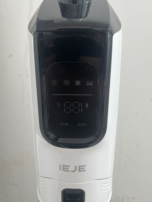 Пылесос и полы тоже моет  IEJE