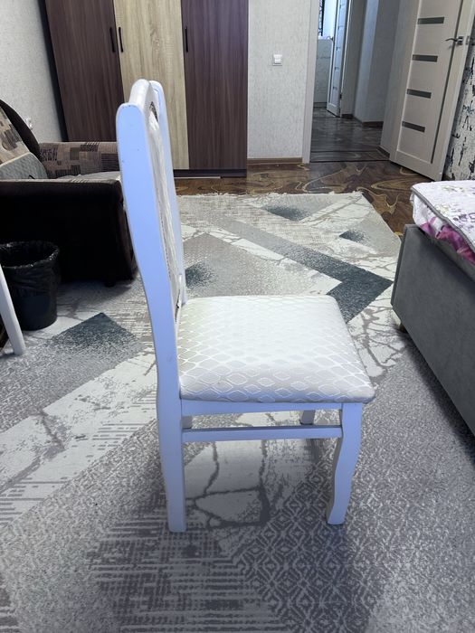 Продам стулья деревянные