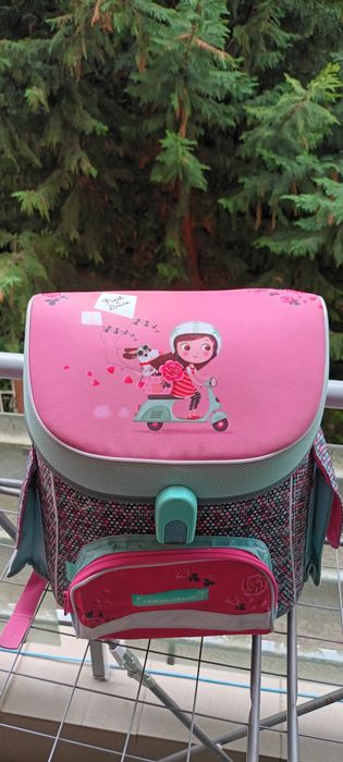 Ученическа раница ARS UNA подходяща от 1-ви до 4-ти клас