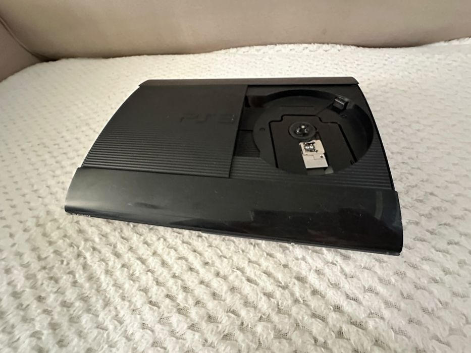 В продаже PS3 super slim
