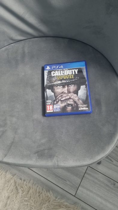 Ps4 pro 1tb + 2 controlare