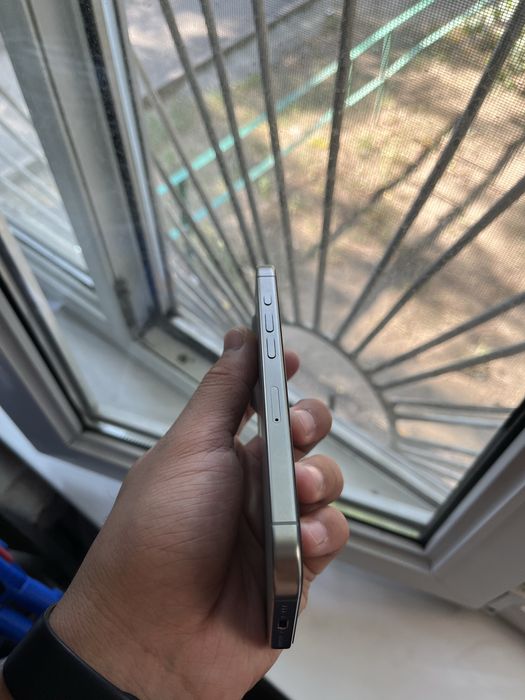 Iphone 15 pro natural titanium